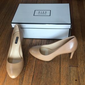 Alex Marie “Ella” size 6M Nude leather pumps